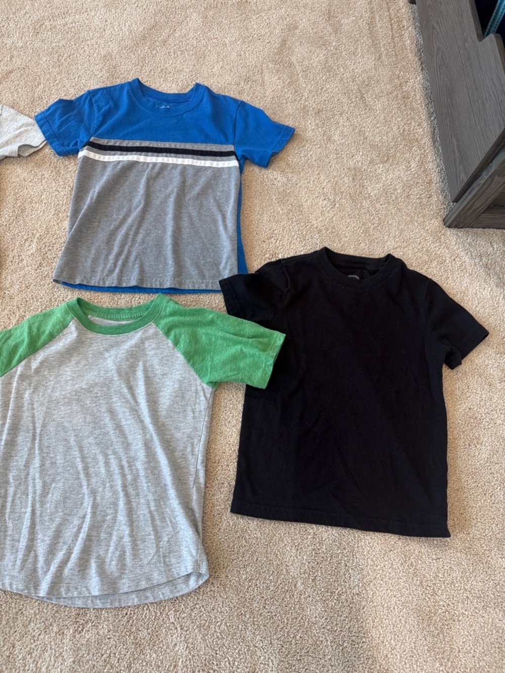 Boys 4-5T Short Sleeve Tees - 7 pieces - Picture 4 of 9